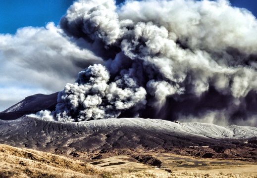 阿蘇噴火の写真　著作権フリー