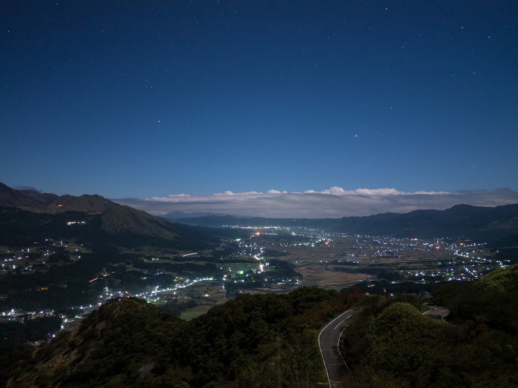 11月の夜の俵山展望所からの夜景（著作権フリー無料写真）