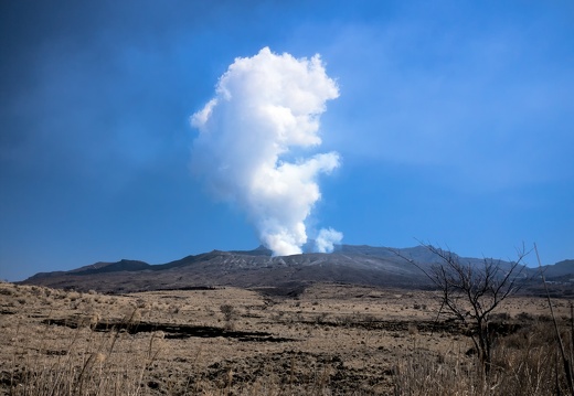 阿蘇山の小規模噴火の状況
