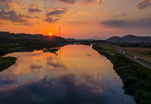 甲佐町糸島の緑川の夕日