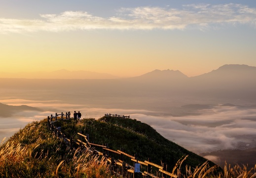 ミルクロード 北山レストラン付近からの雲海 (2055 visits) ミルクロード 北山レストラン付近からの雲海