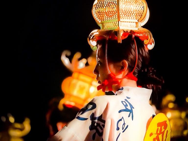2018.山鹿千人灯籠踊り (1713 訪問, 評価点 4.55)
元写真へのお問い合わせは下記
https://www.facebook.com/takahide.yokota
2018.山鹿千人灯籠踊り