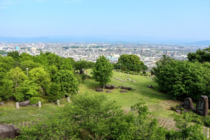 独鈷山　祈りの丘記念公園